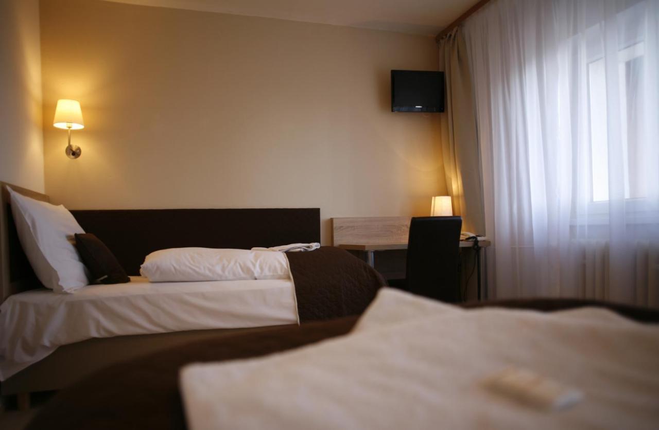 Hotel Pod Vlekem Loucna pod Klinovcem Luaran gambar