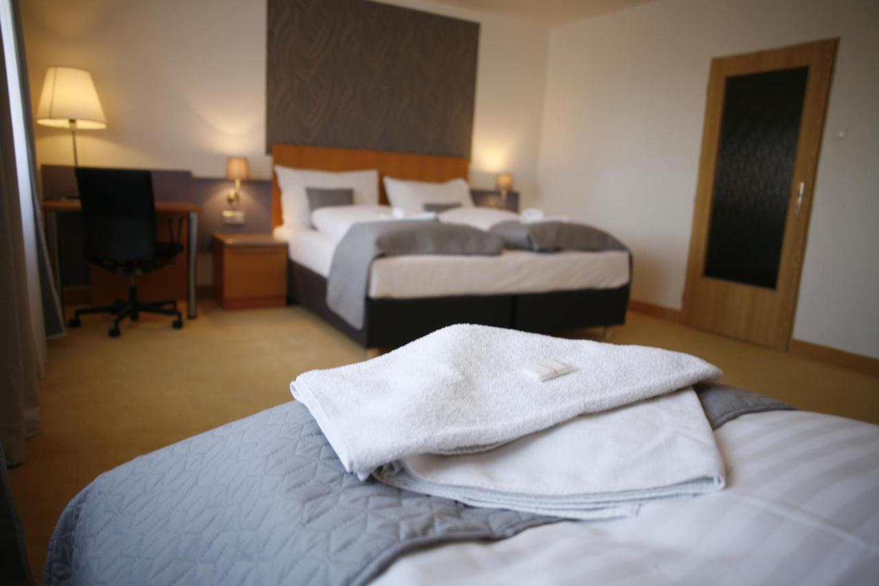 Hotel Pod Vlekem Loucna pod Klinovcem Luaran gambar