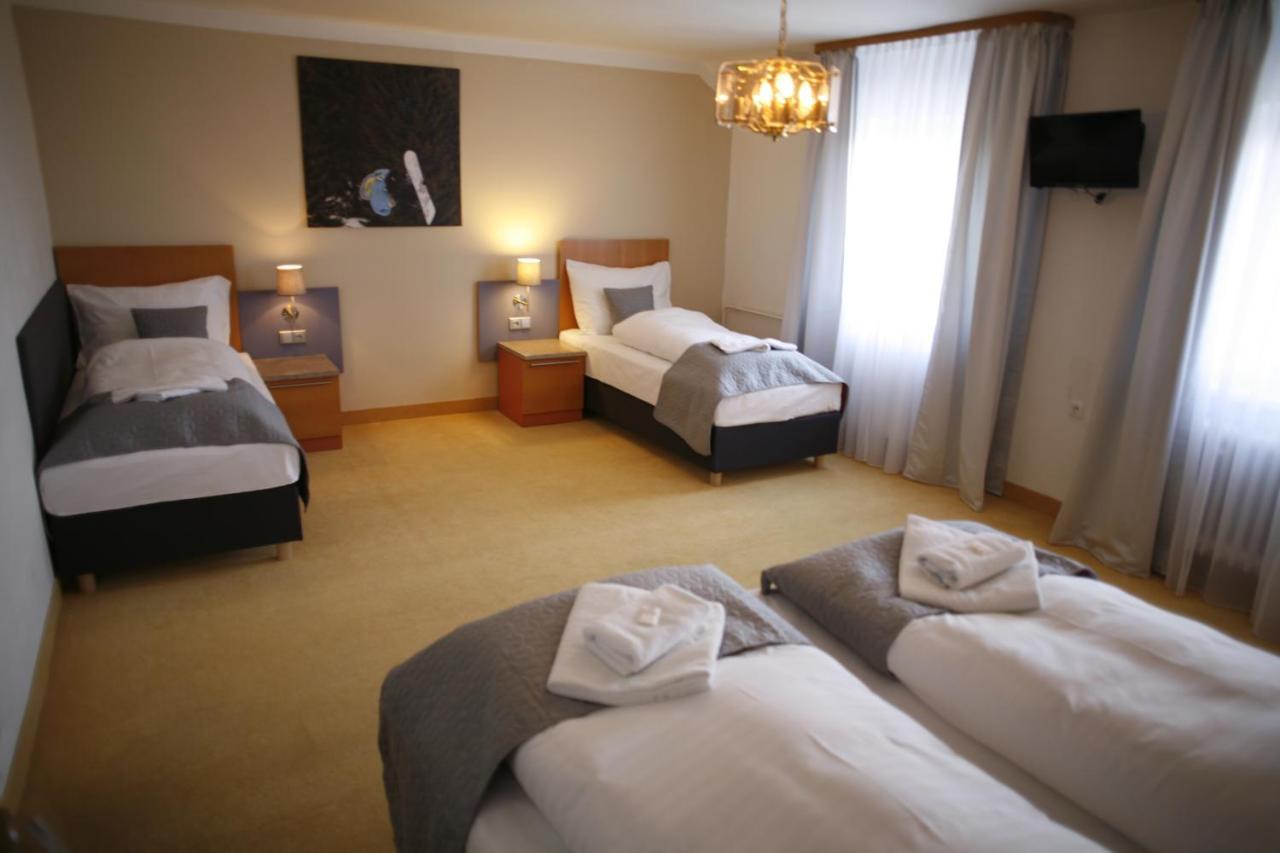 Hotel Pod Vlekem Loucna pod Klinovcem Luaran gambar