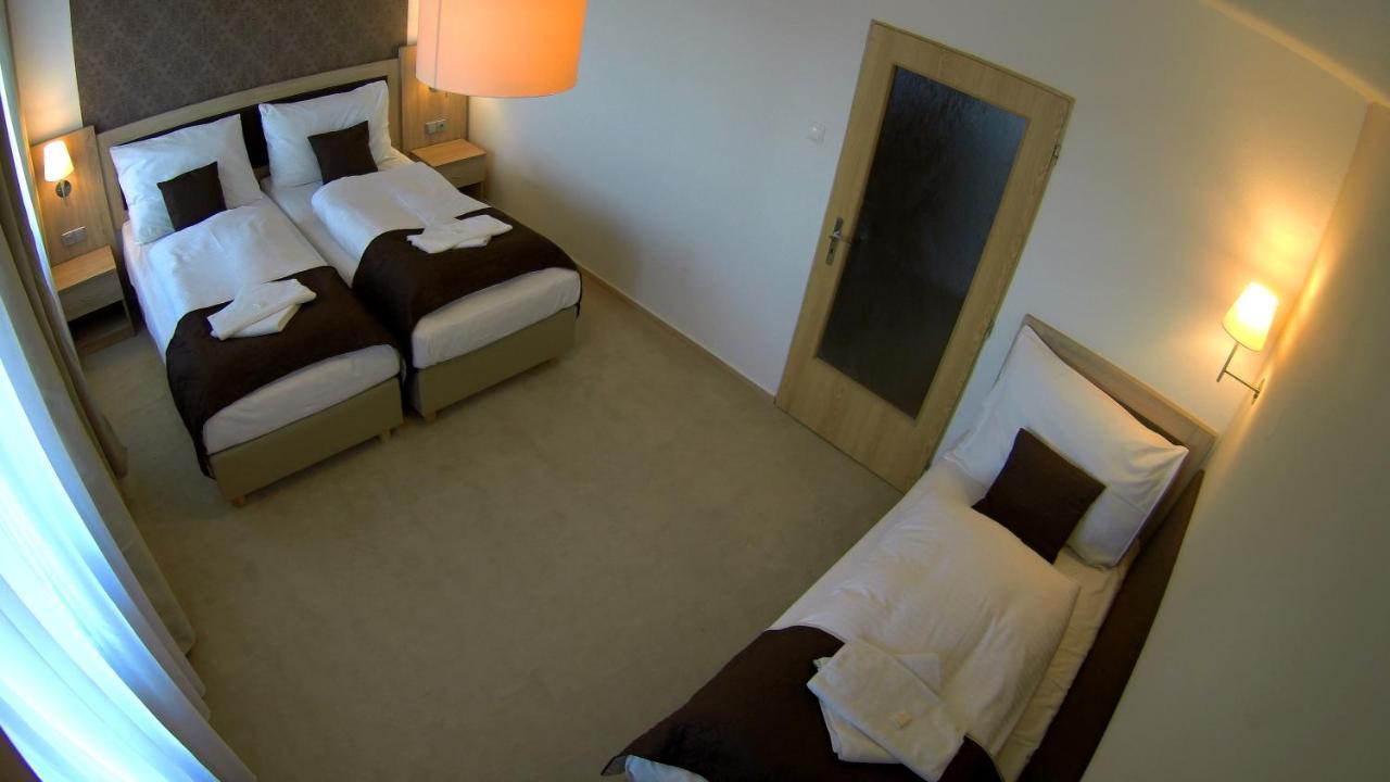 Hotel Pod Vlekem Loucna pod Klinovcem Luaran gambar