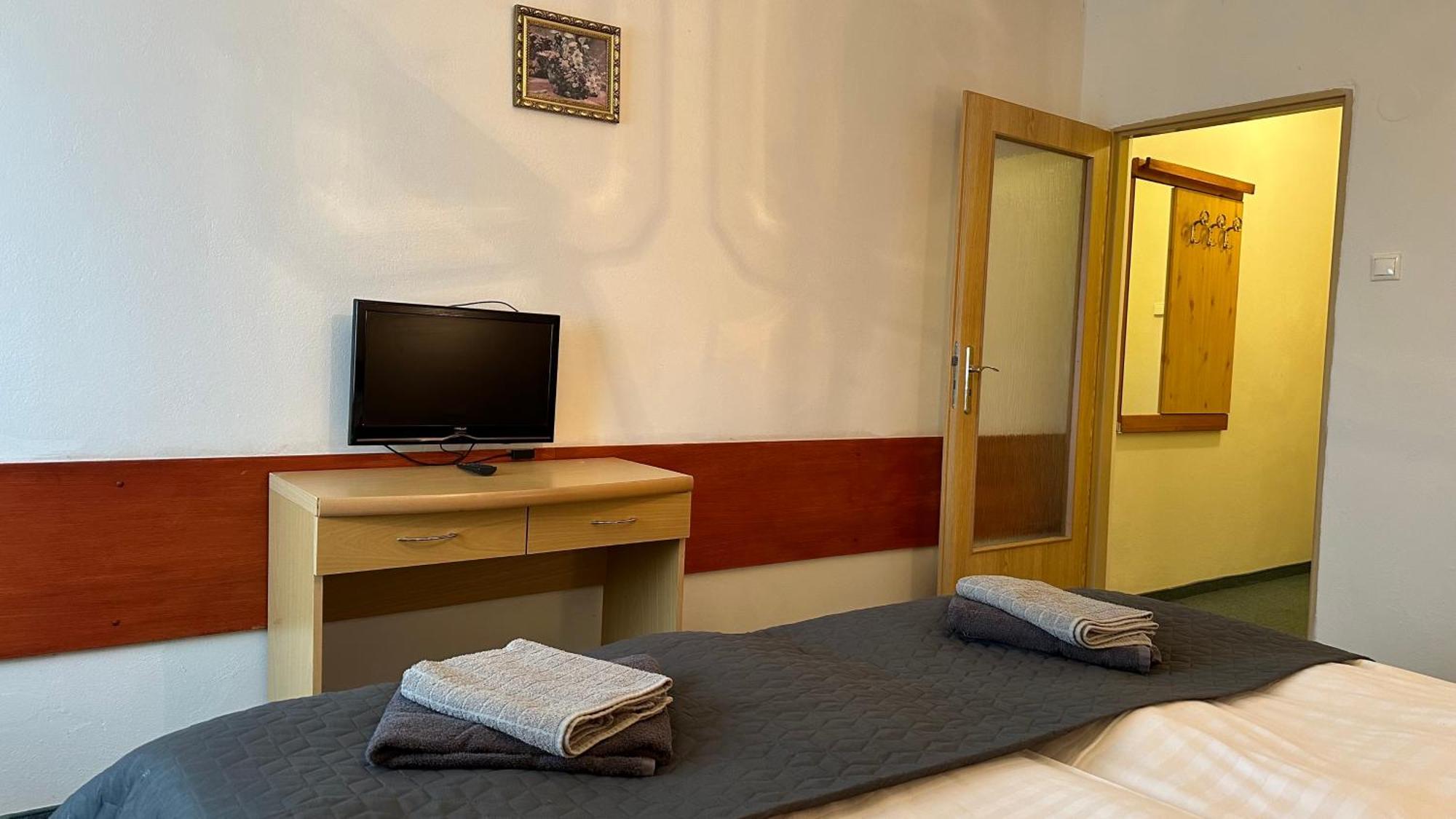 Hotel Pod Vlekem Loucna pod Klinovcem Luaran gambar