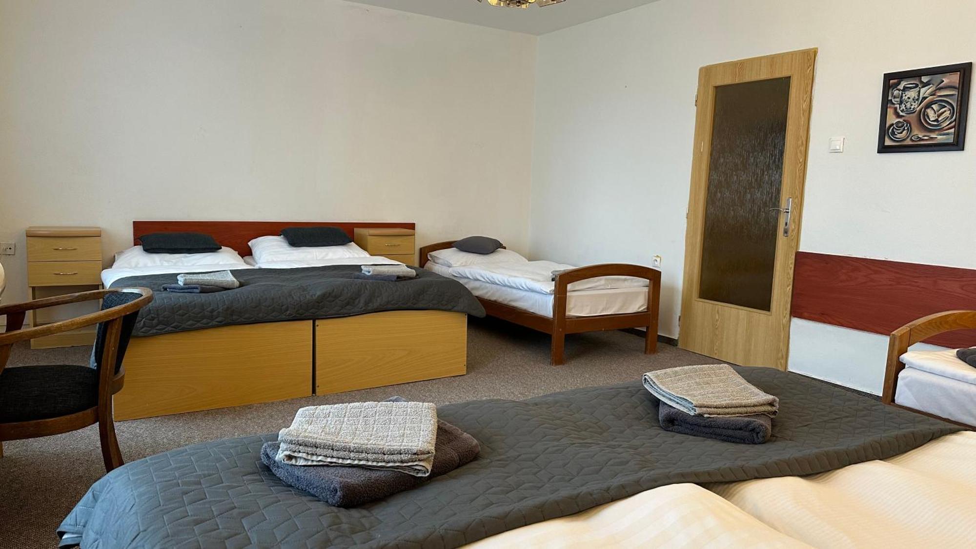Hotel Pod Vlekem Loucna pod Klinovcem Luaran gambar